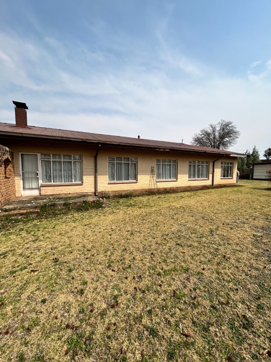 4 Bedroom Property for Sale in Hospitaalheuwel Free State